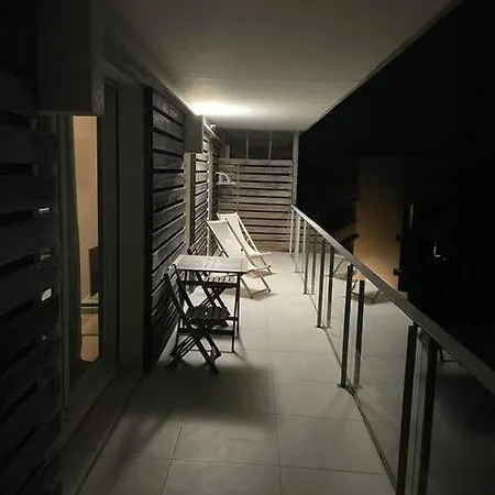Les Roseaux Bleus Apartment *