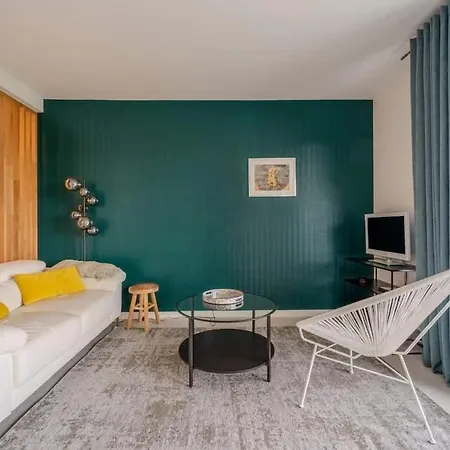 Les Roseaux Bleus Apartment *