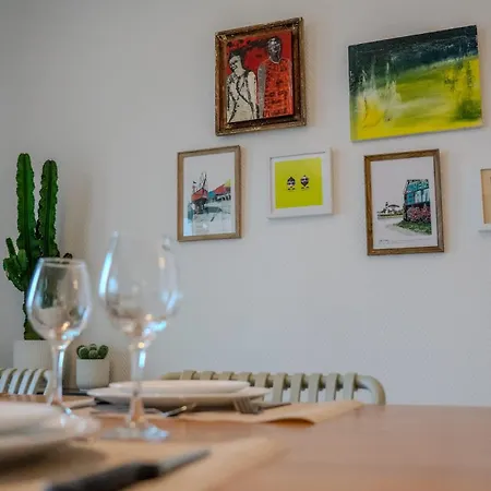 Les Roseaux Bleus Apartment *