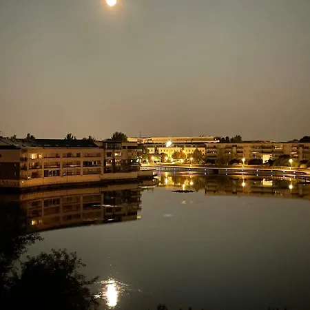 Апартаменты Les Roseaux Bleus *